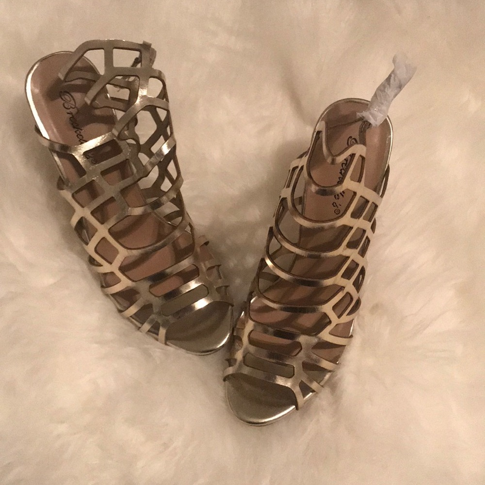 *BRAND NEW *Gold Strappy Heels!!!